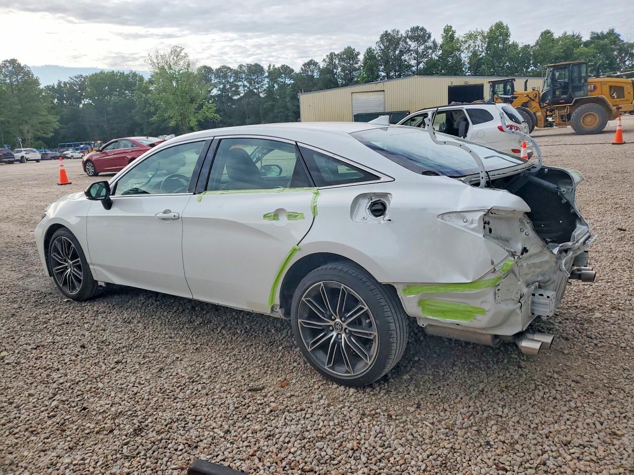 2019 TOYOTA Avalon
