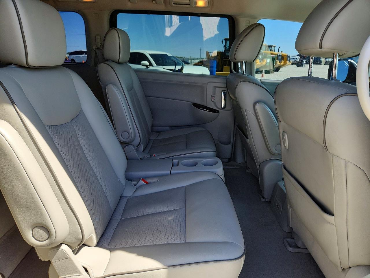 2015 NISSAN Quest