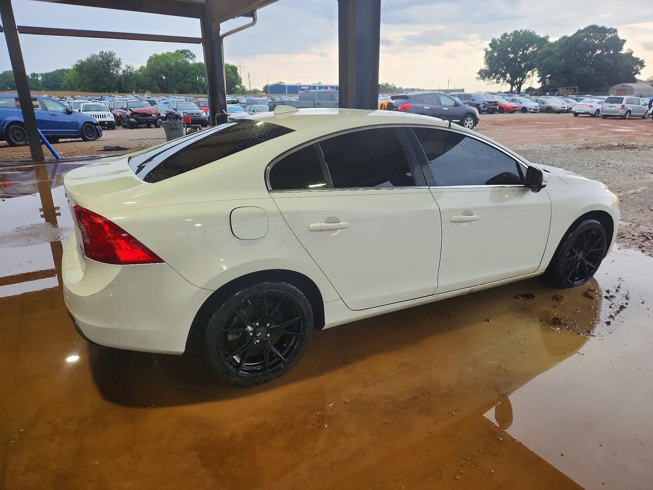 2011 VOLVO S60