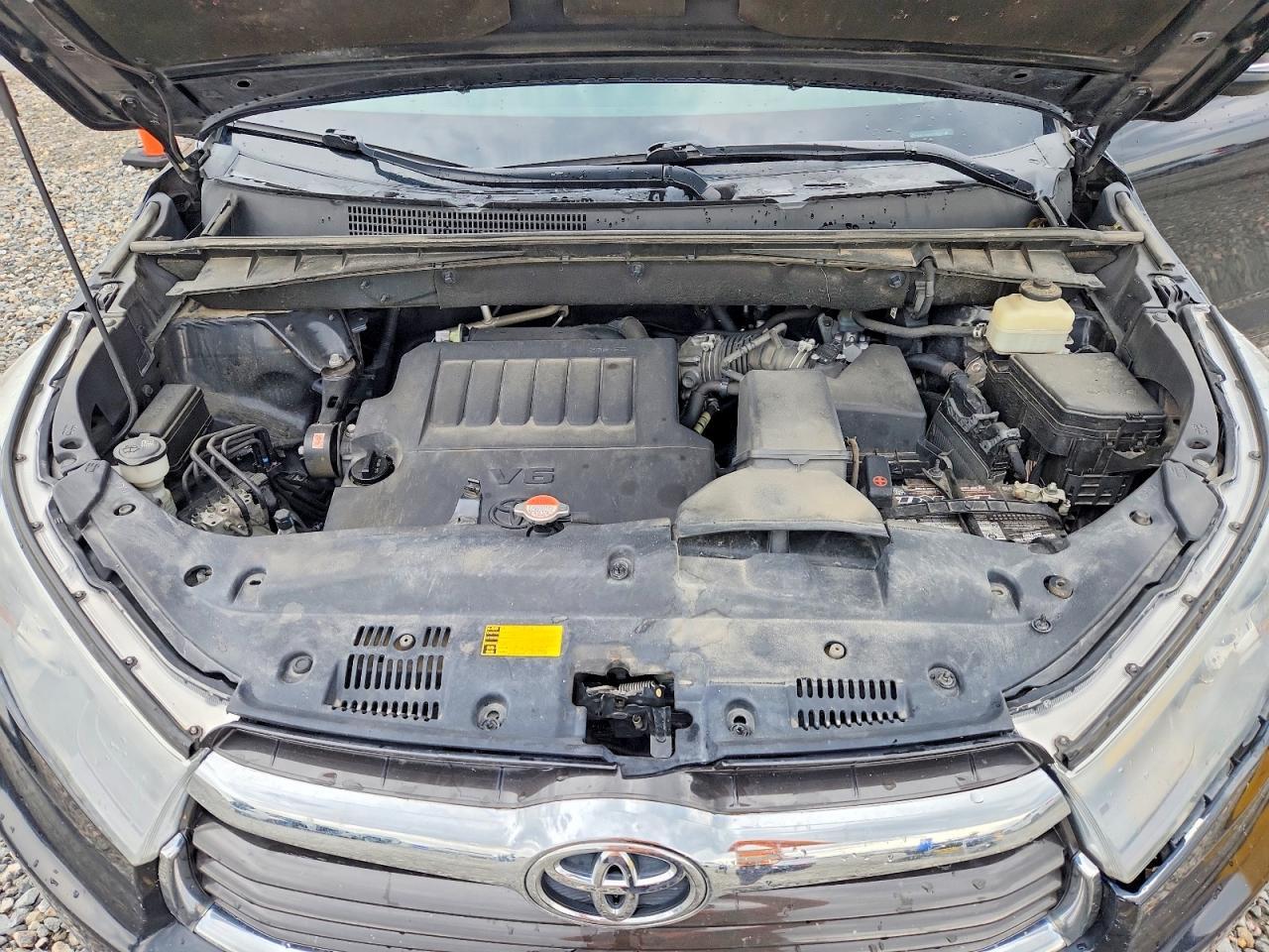 2016 TOYOTA HIGHLANDER