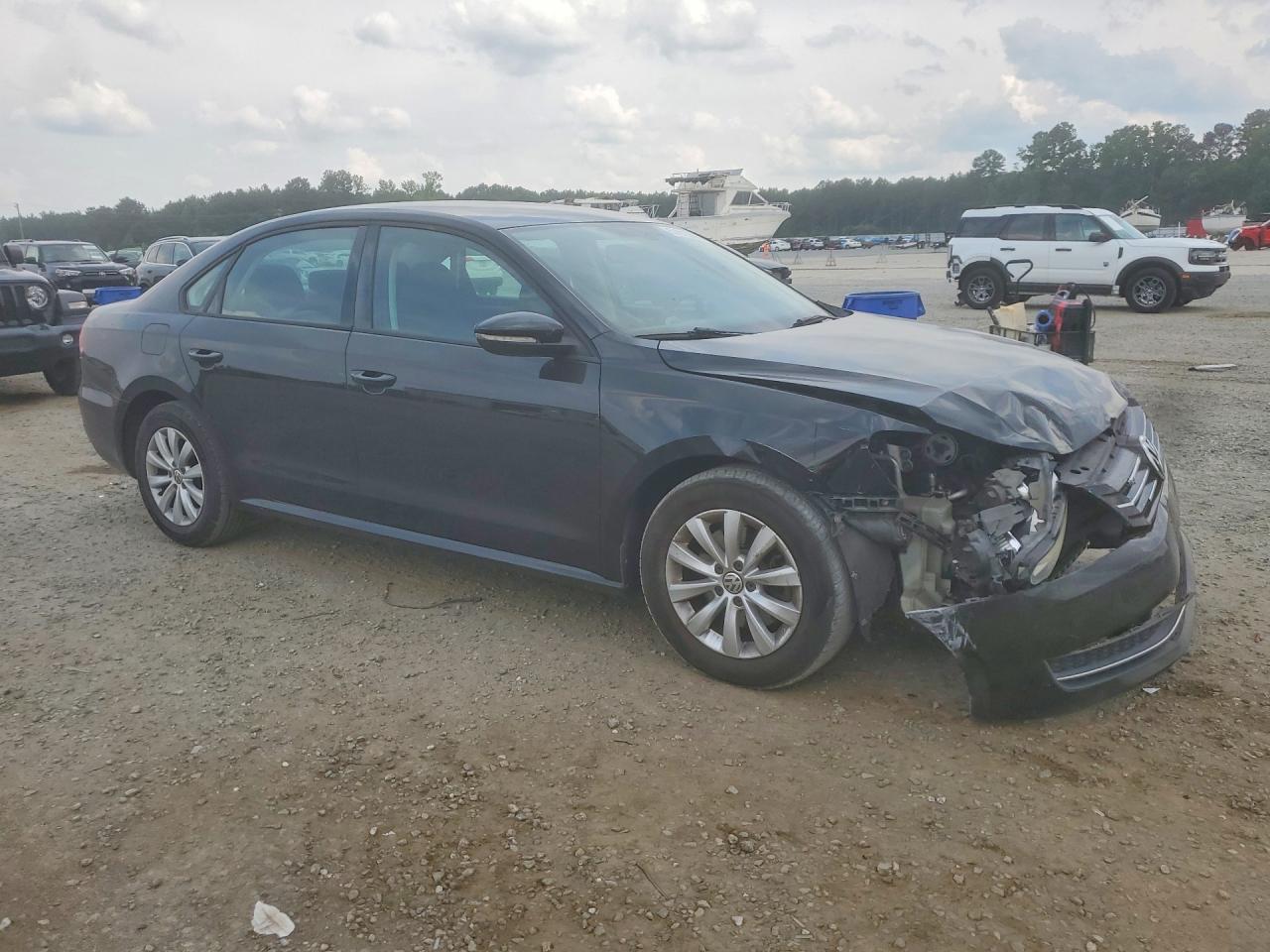 2012 VOLKSWAGEN Passat