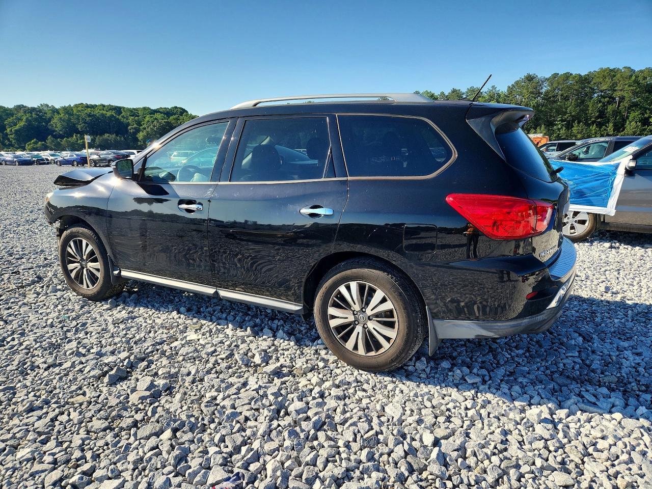 2017 NISSAN PATHFINDER