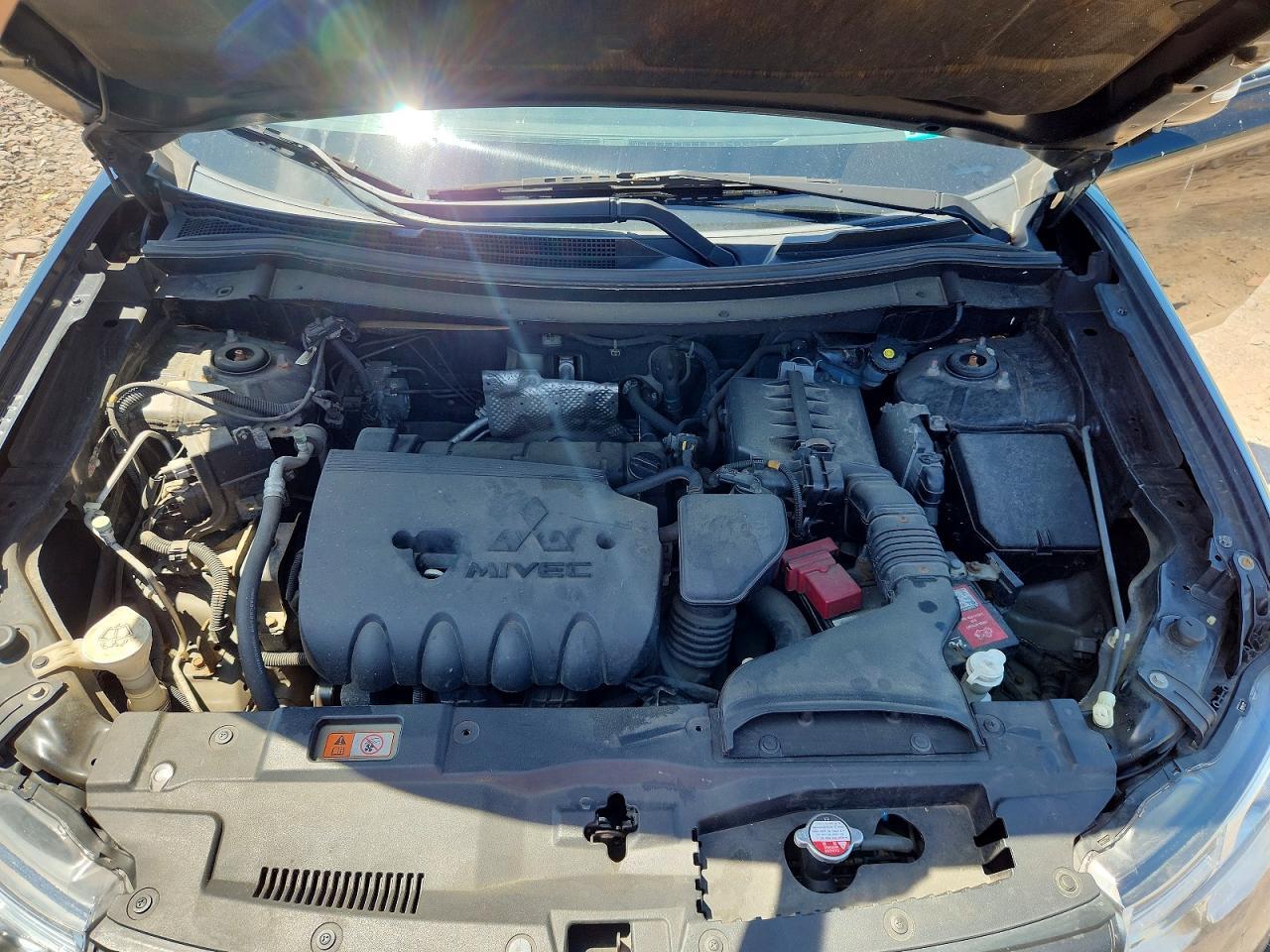 2014 MITSUBISHI outlander