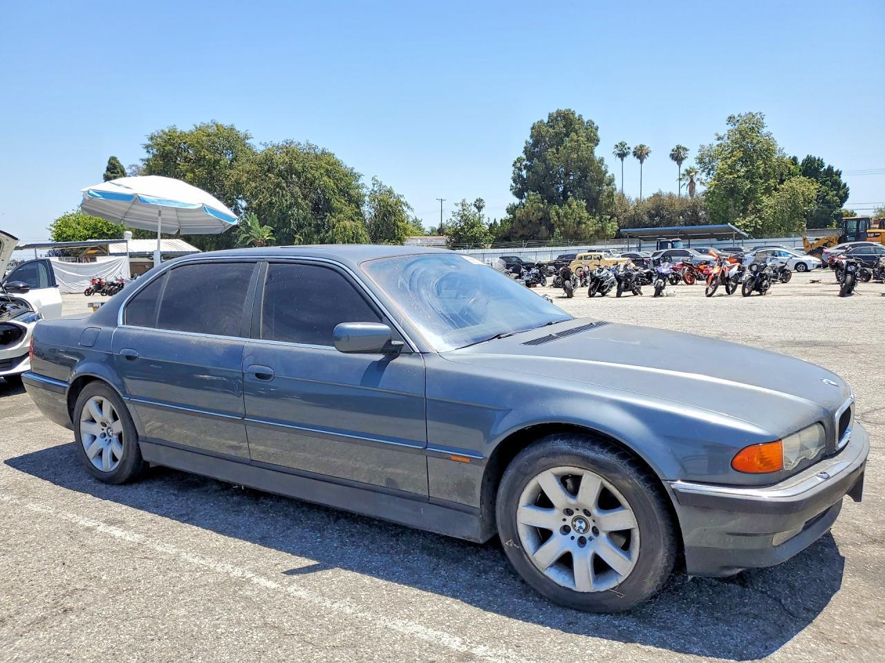 2000 BMW 7 series