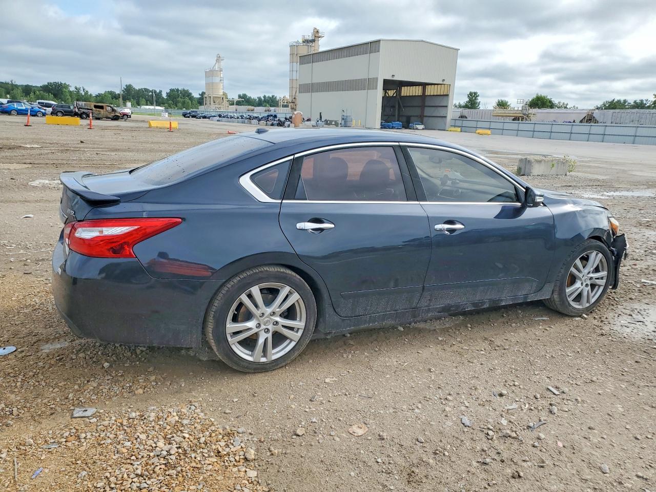 2016 NISSAN ALTIMA