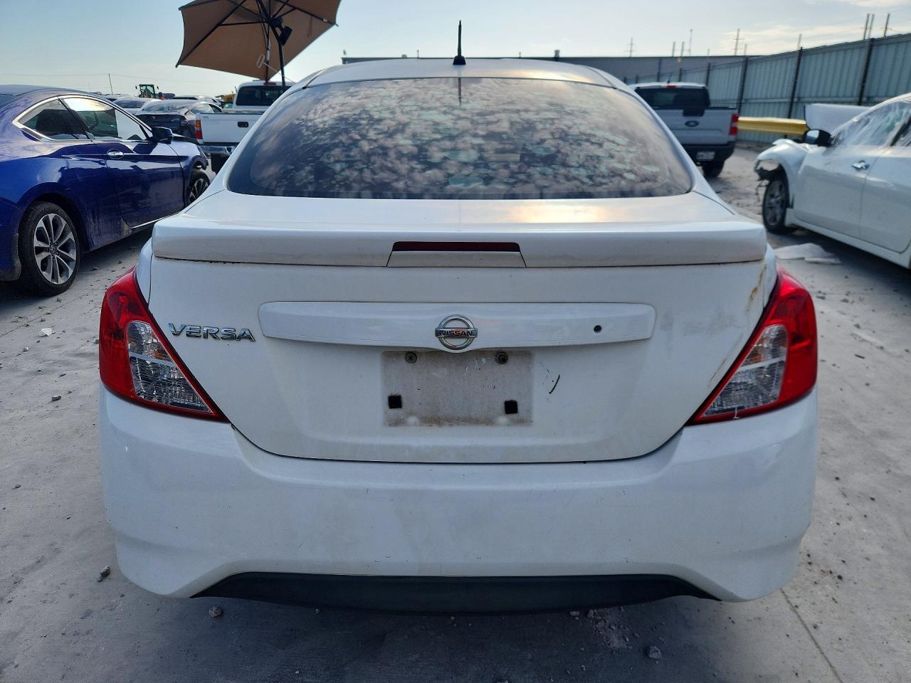 2017 NISSAN VERSA