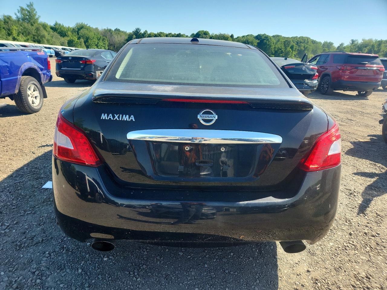 2010 NISSAN Maxima