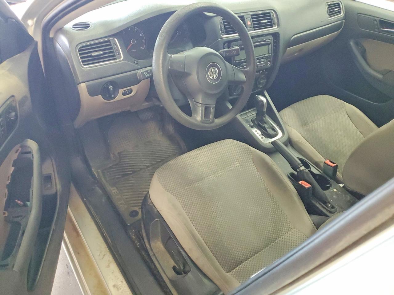 2011 VOLKSWAGEN JETTA