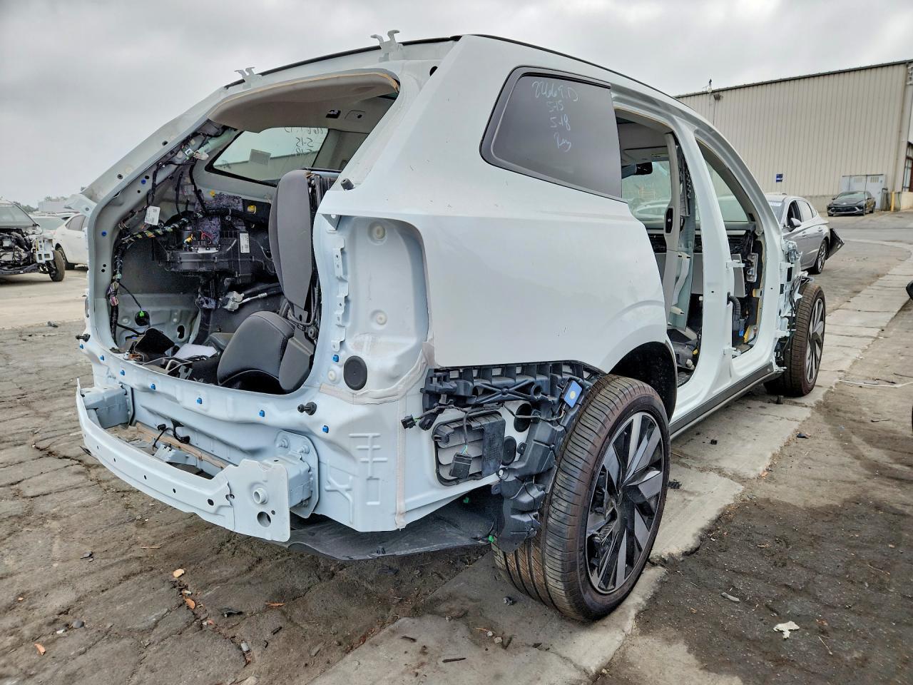 2025 VOLVO Ex90