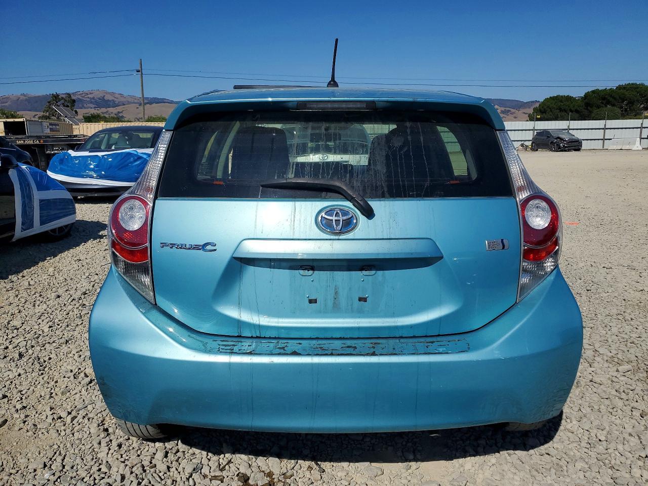 2013 TOYOTA Prius c