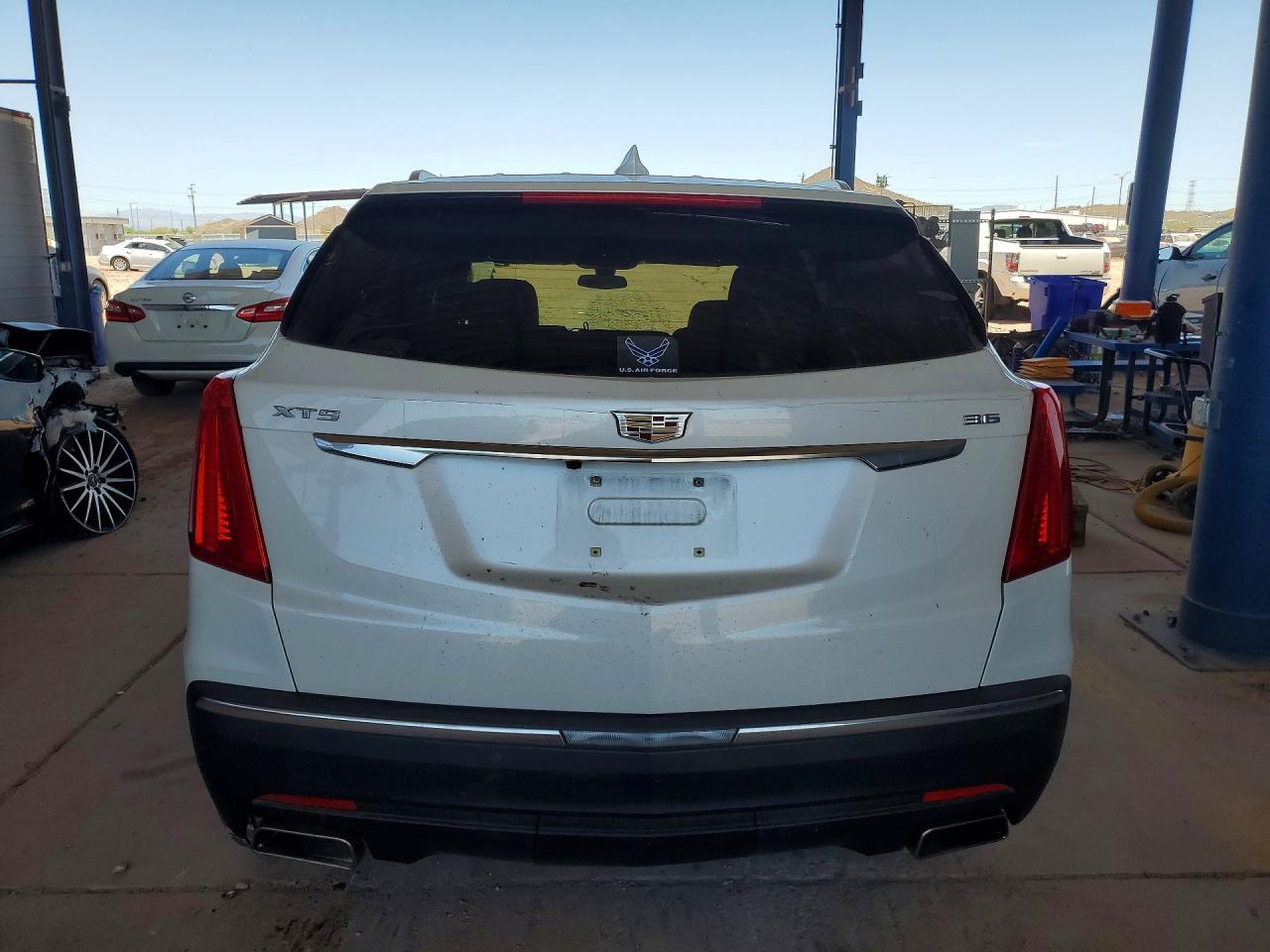 2017 CADILLAC XT5