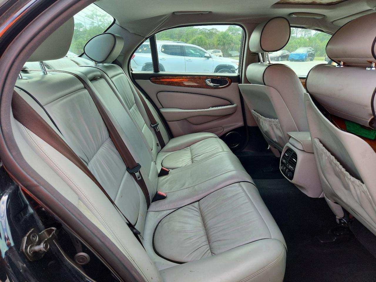 2004 JAGUAR Vandenplas
