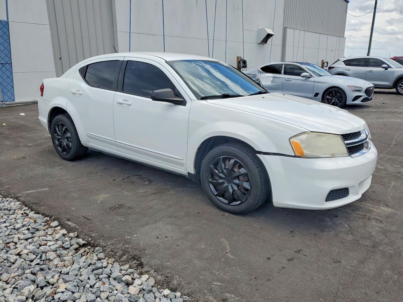 2012 DODGE Avenger