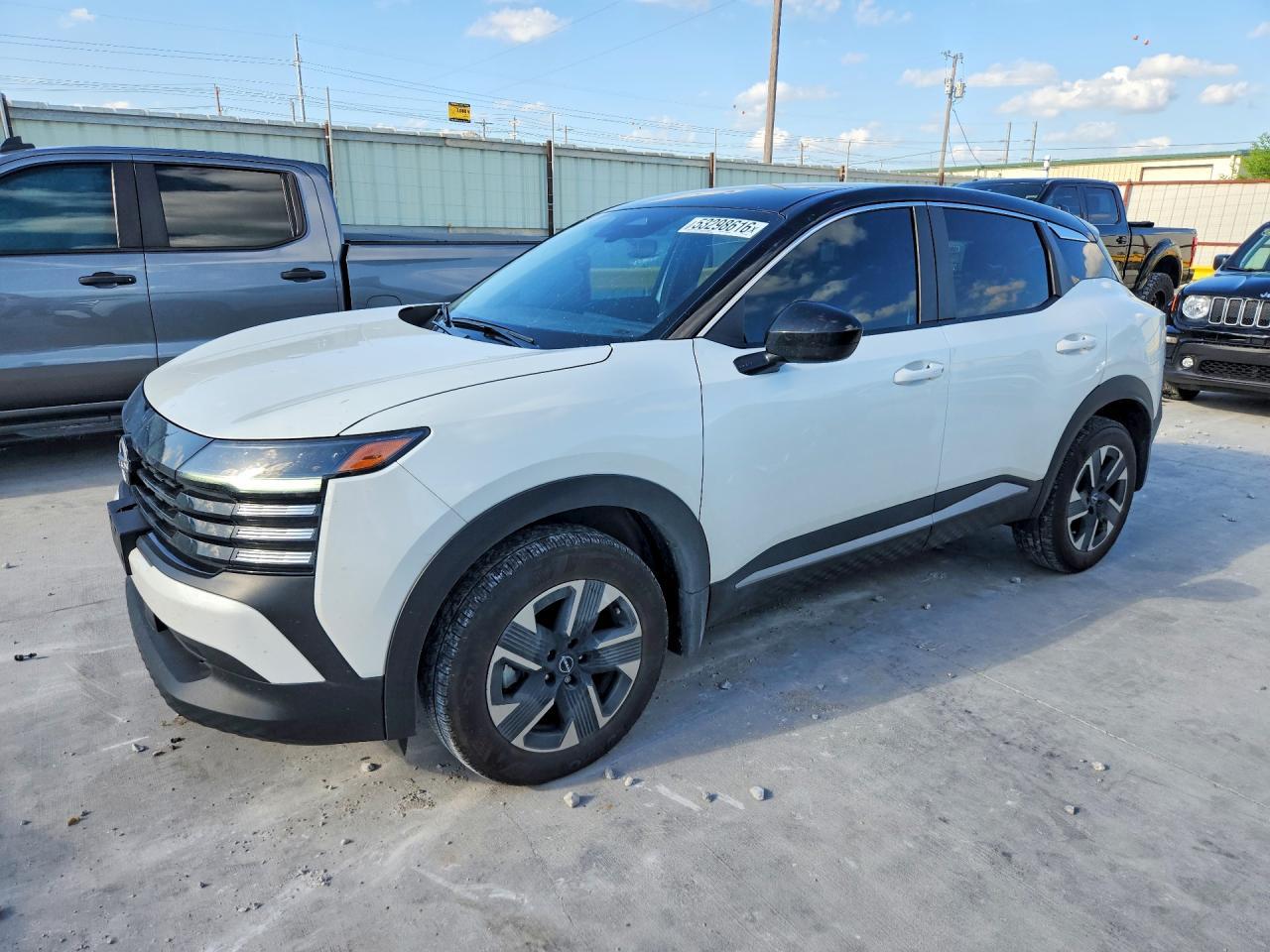 2025 NISSAN KICKS