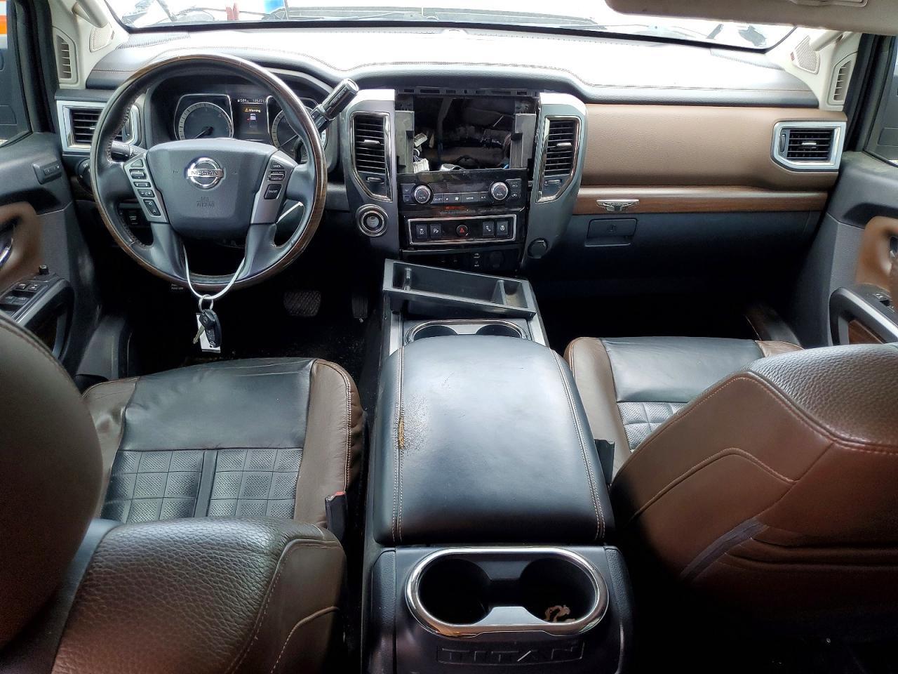 2016 NISSAN Titan
