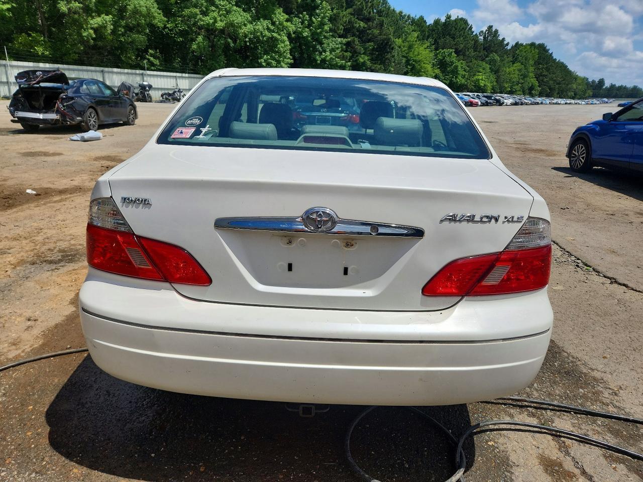 2003 TOYOTA Avalon