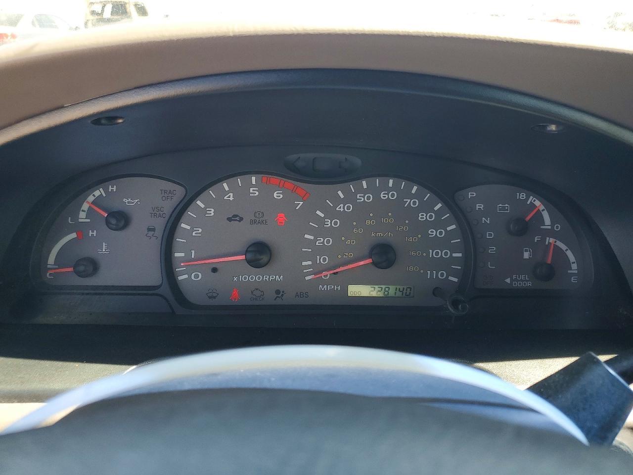 2002 TOYOTA Sequoia