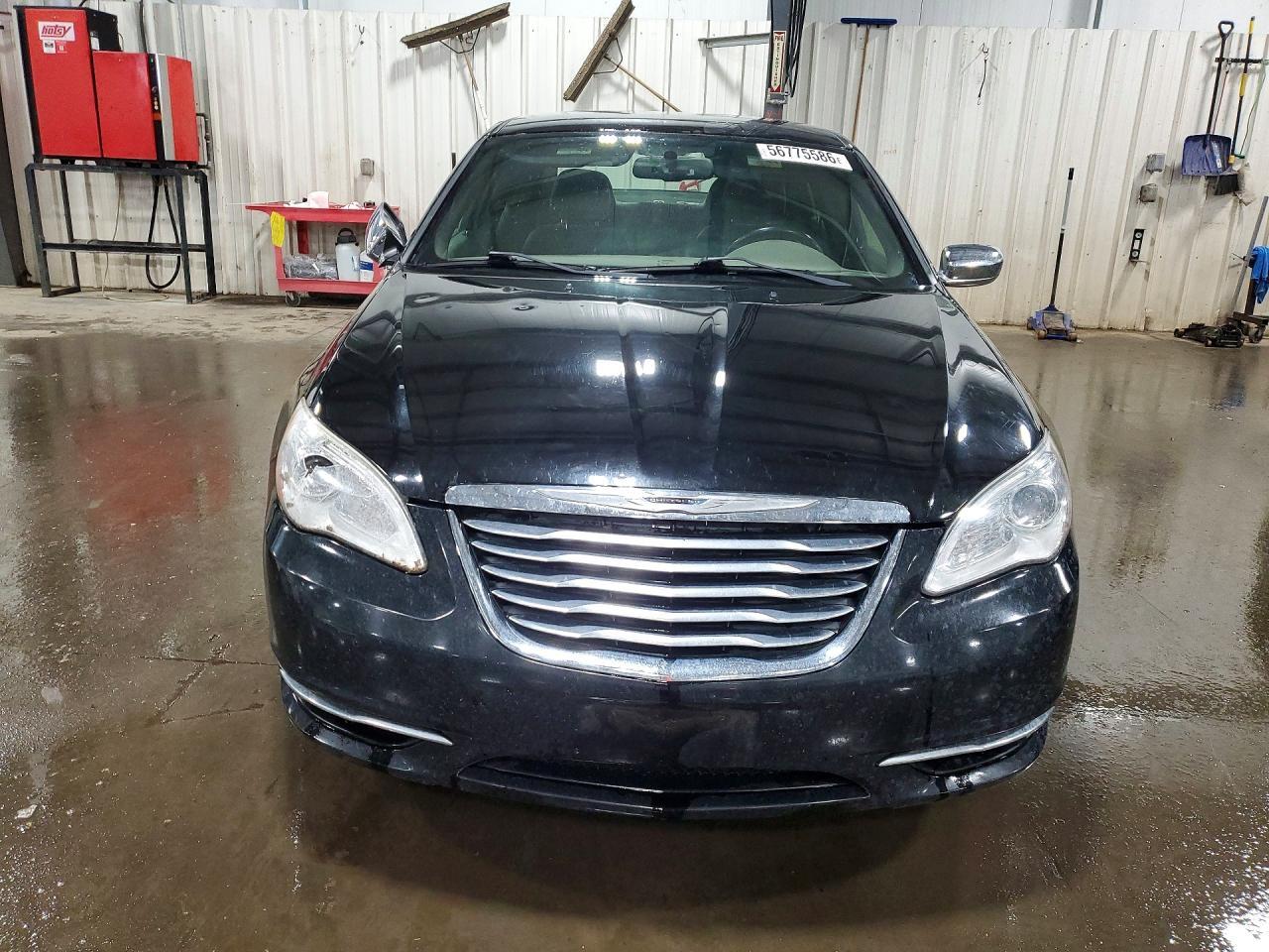 2011 CHRYSLER 200