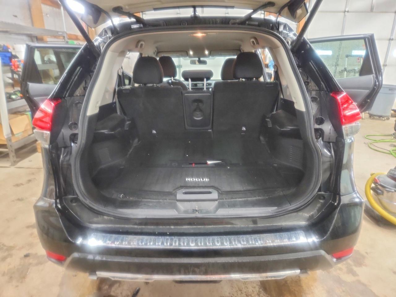 2017 NISSAN ROGUE