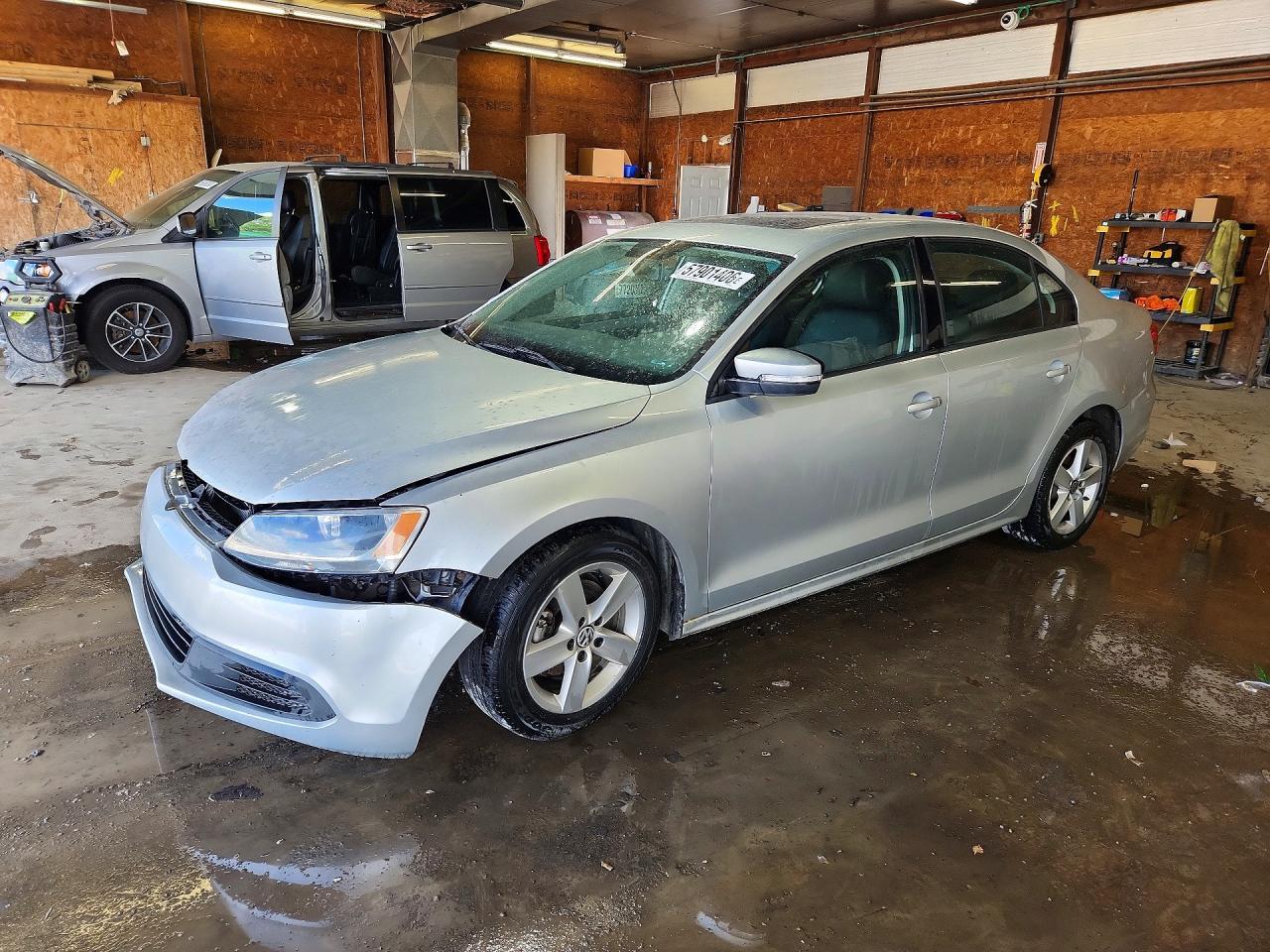 2011 VOLKSWAGEN JETTA