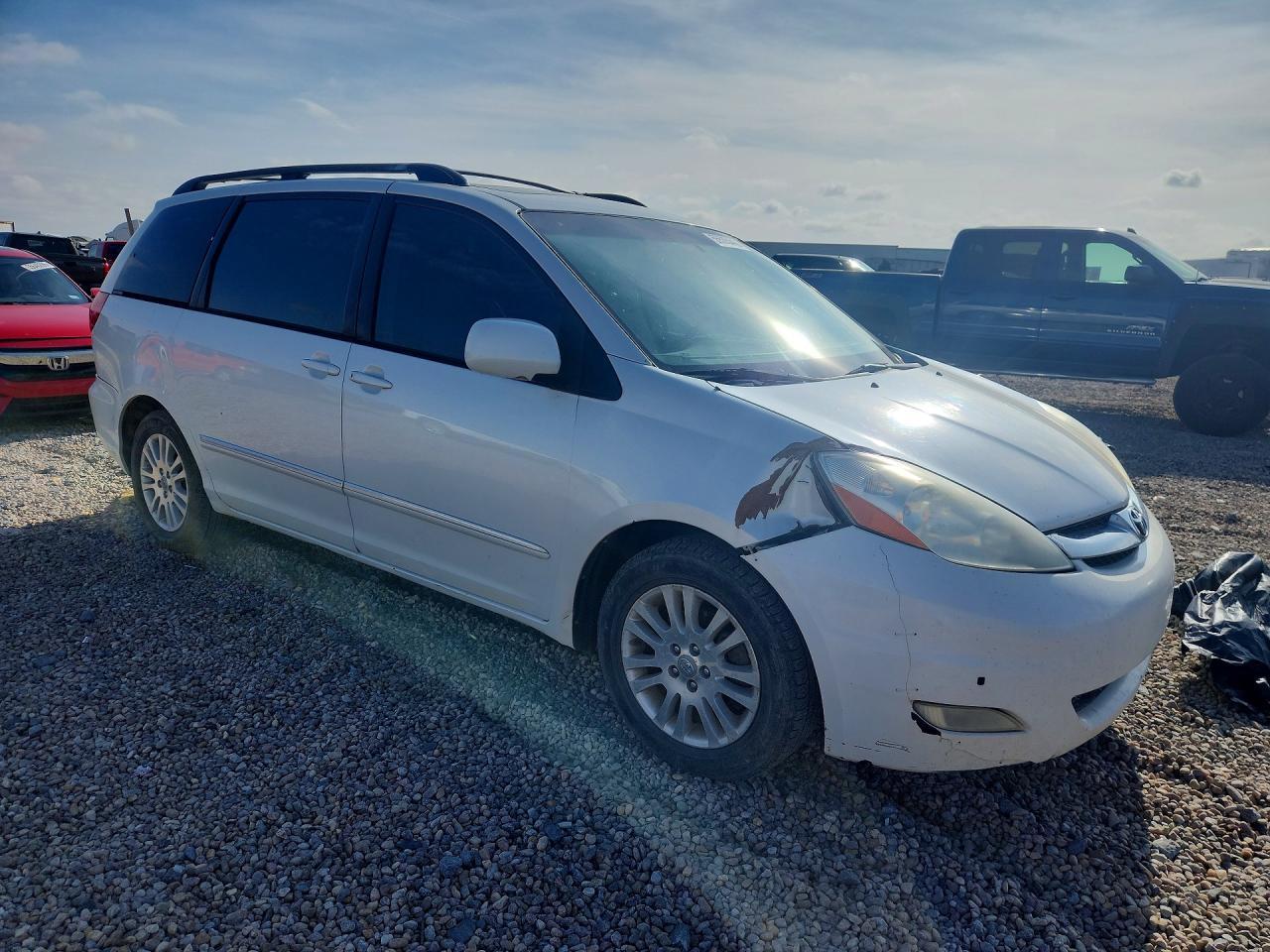 2008 TOYOTA SIENNA