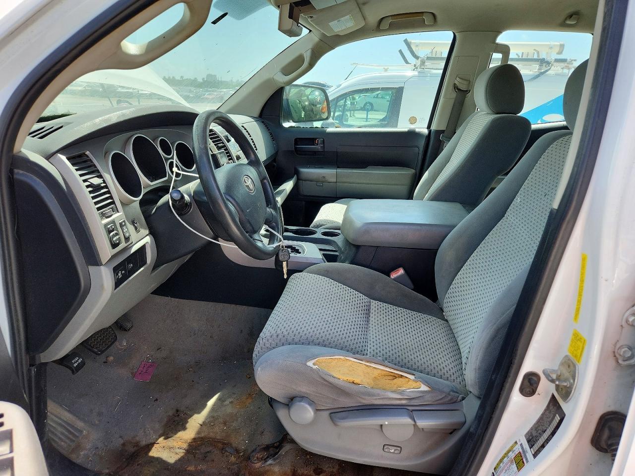 2011 TOYOTA TUNDRA