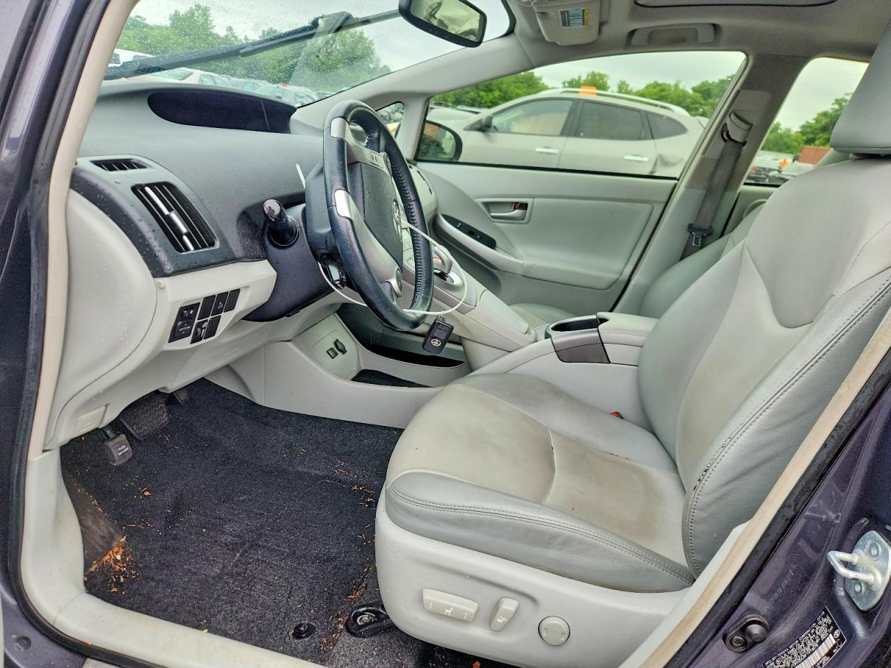 2015 TOYOTA PRIUS