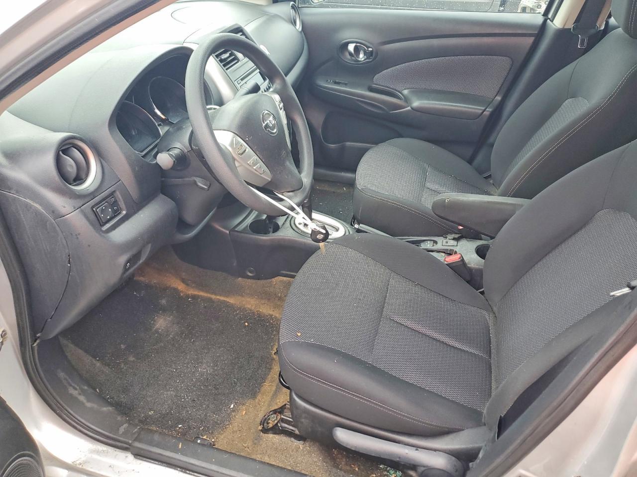 2015 NISSAN VERSA