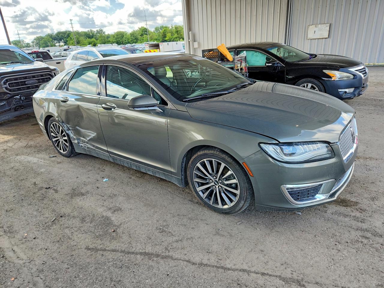 2017 LINCOLN MKZ