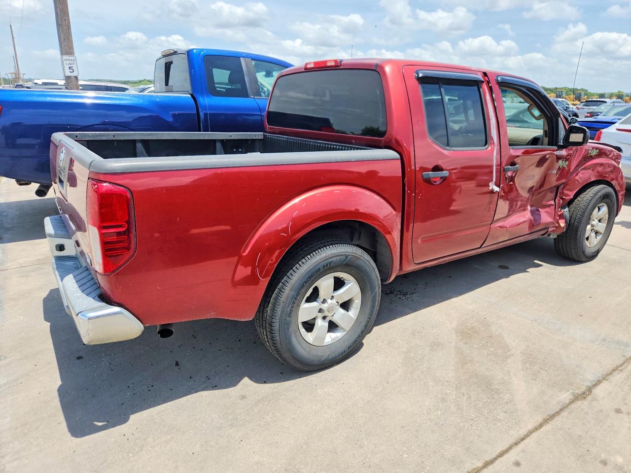 2012 NISSAN Frontier