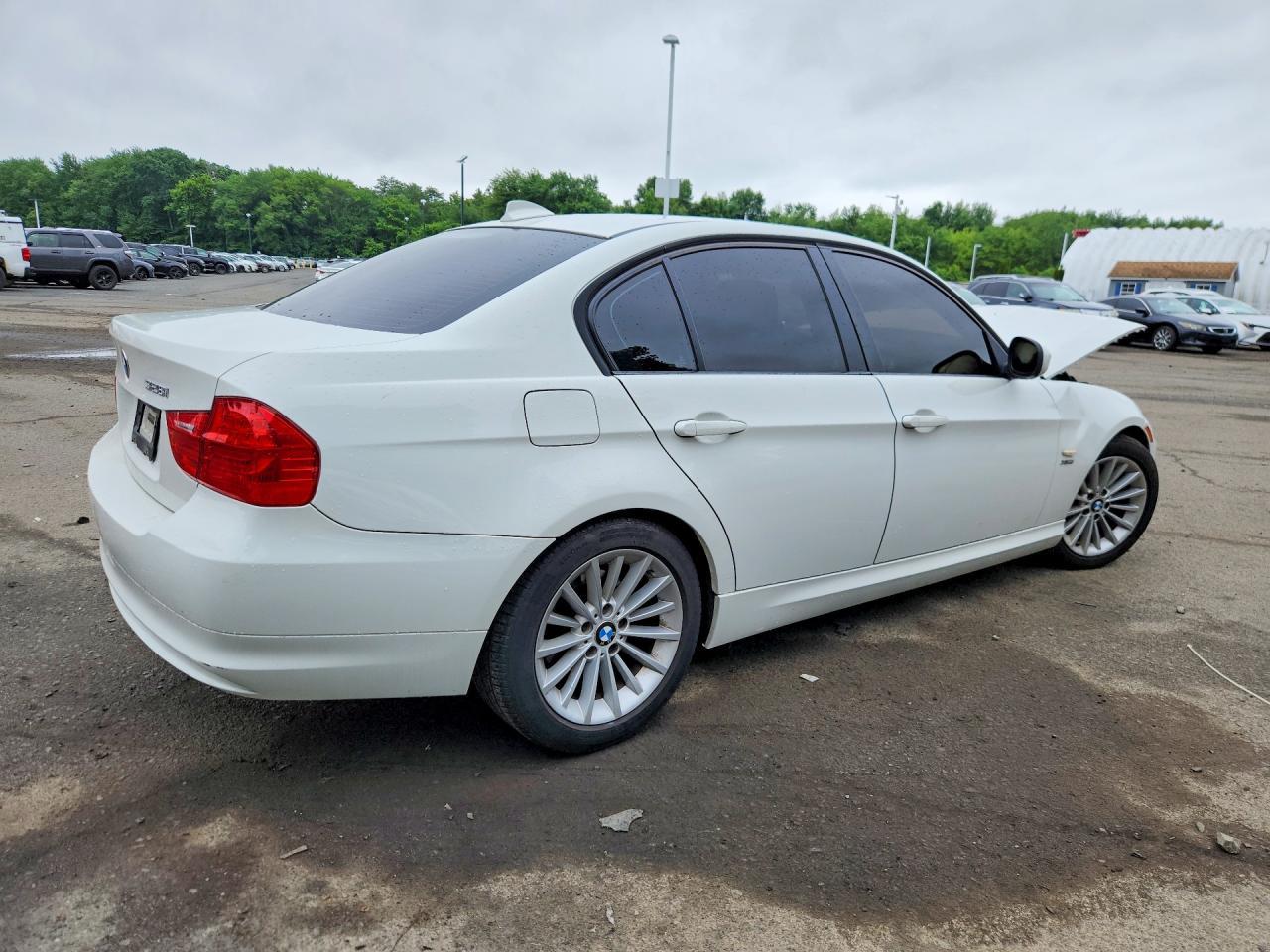 2011 BMW 3 SERIES