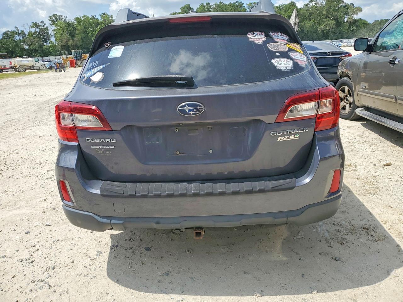 2015 SUBARU Outback