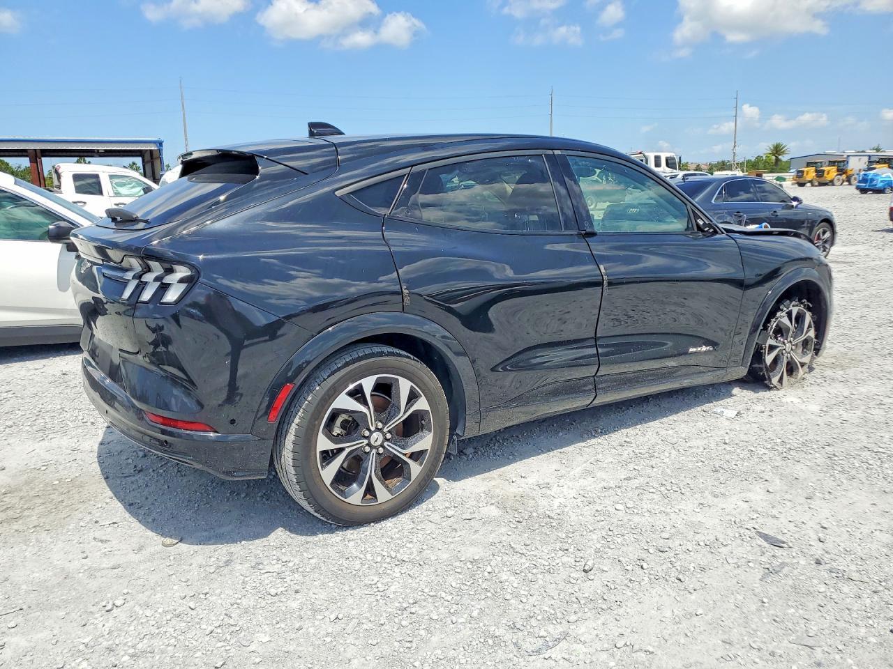 2023 FORD Mustang Mach-E