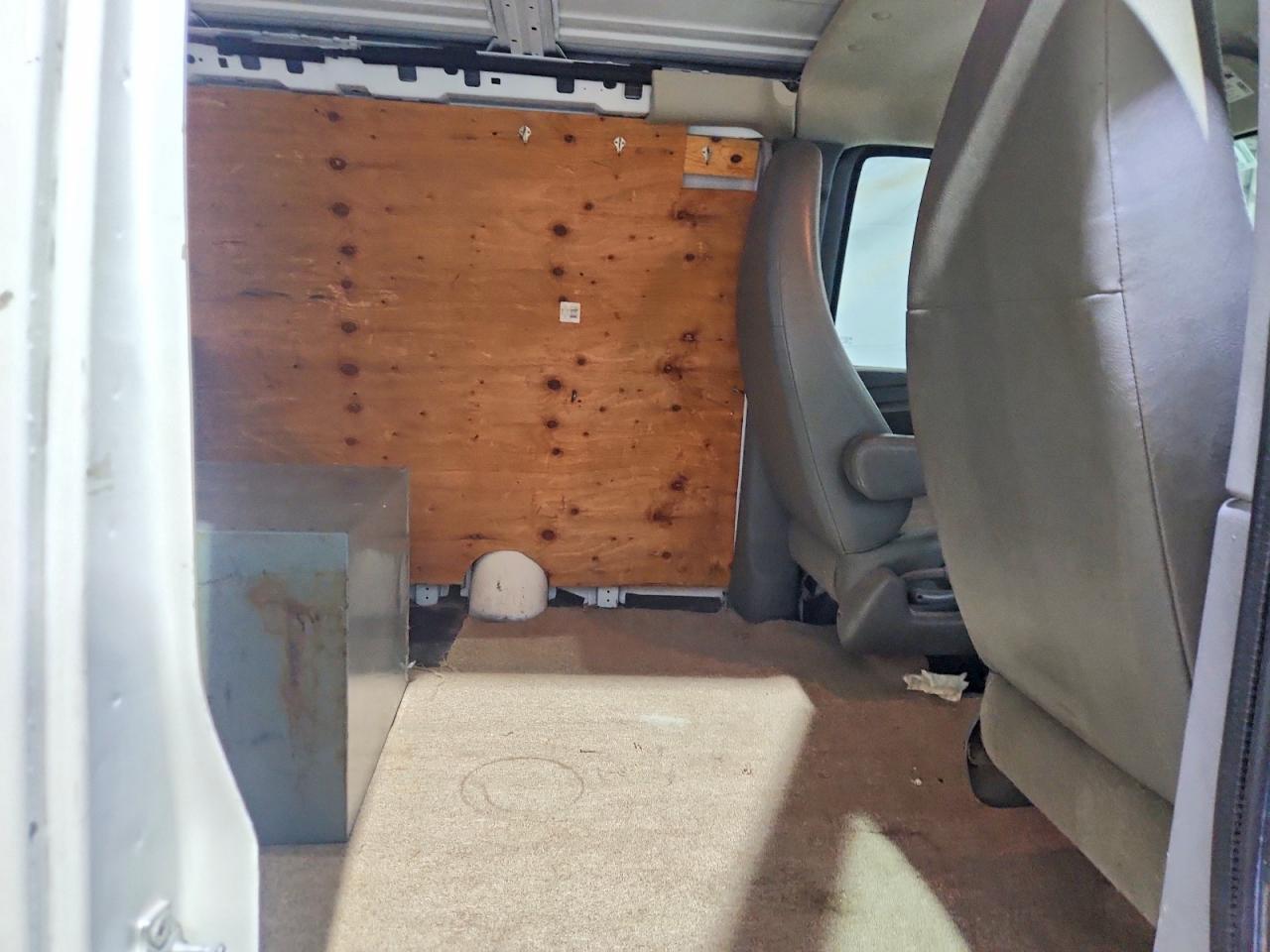 2011 CHEVROLET Express 1500