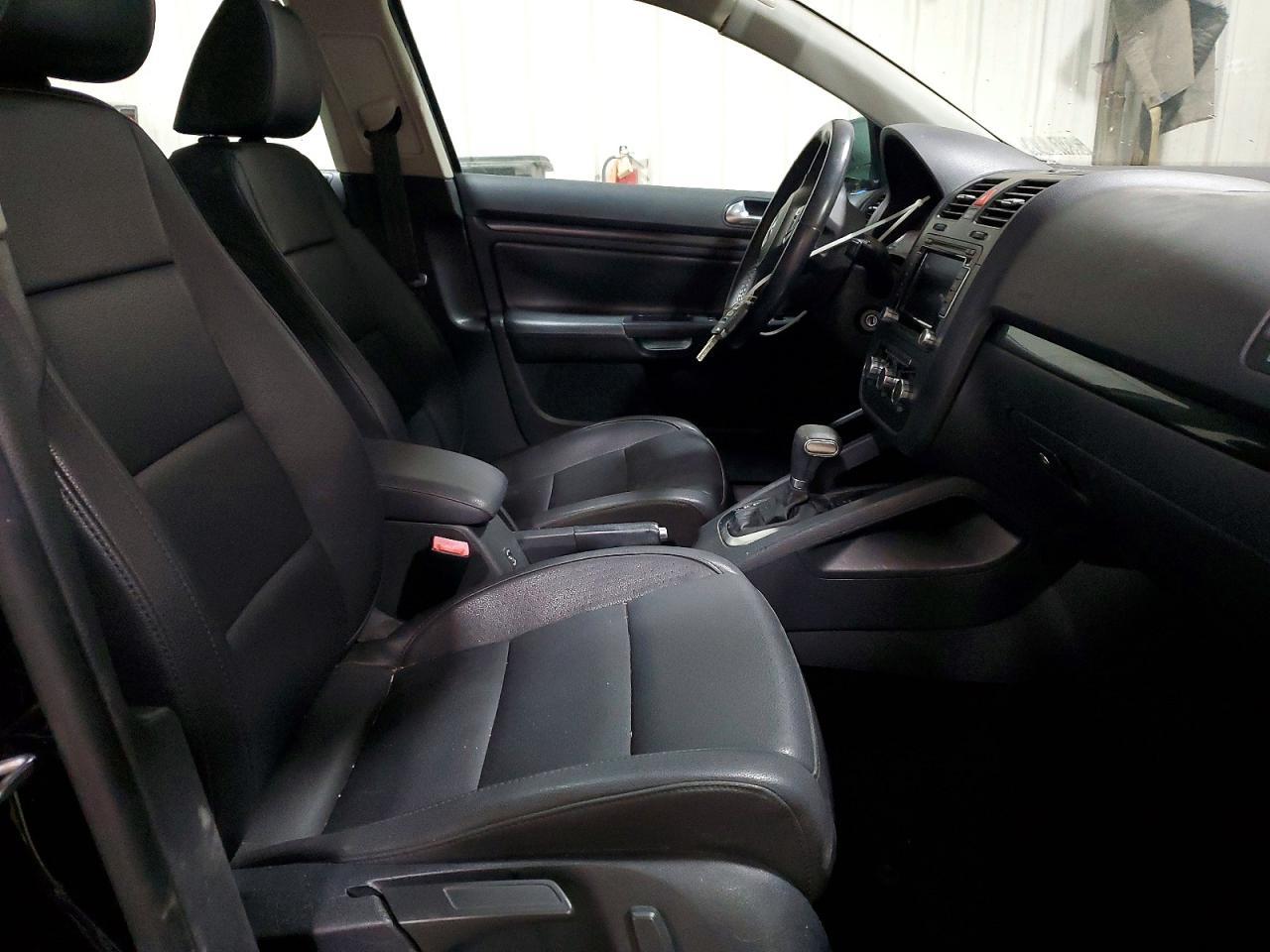 2010 VOLKSWAGEN JETTA