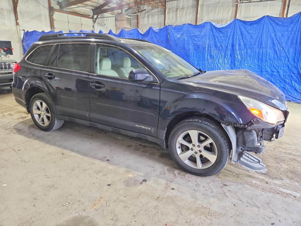 2013 SUBARU Outback