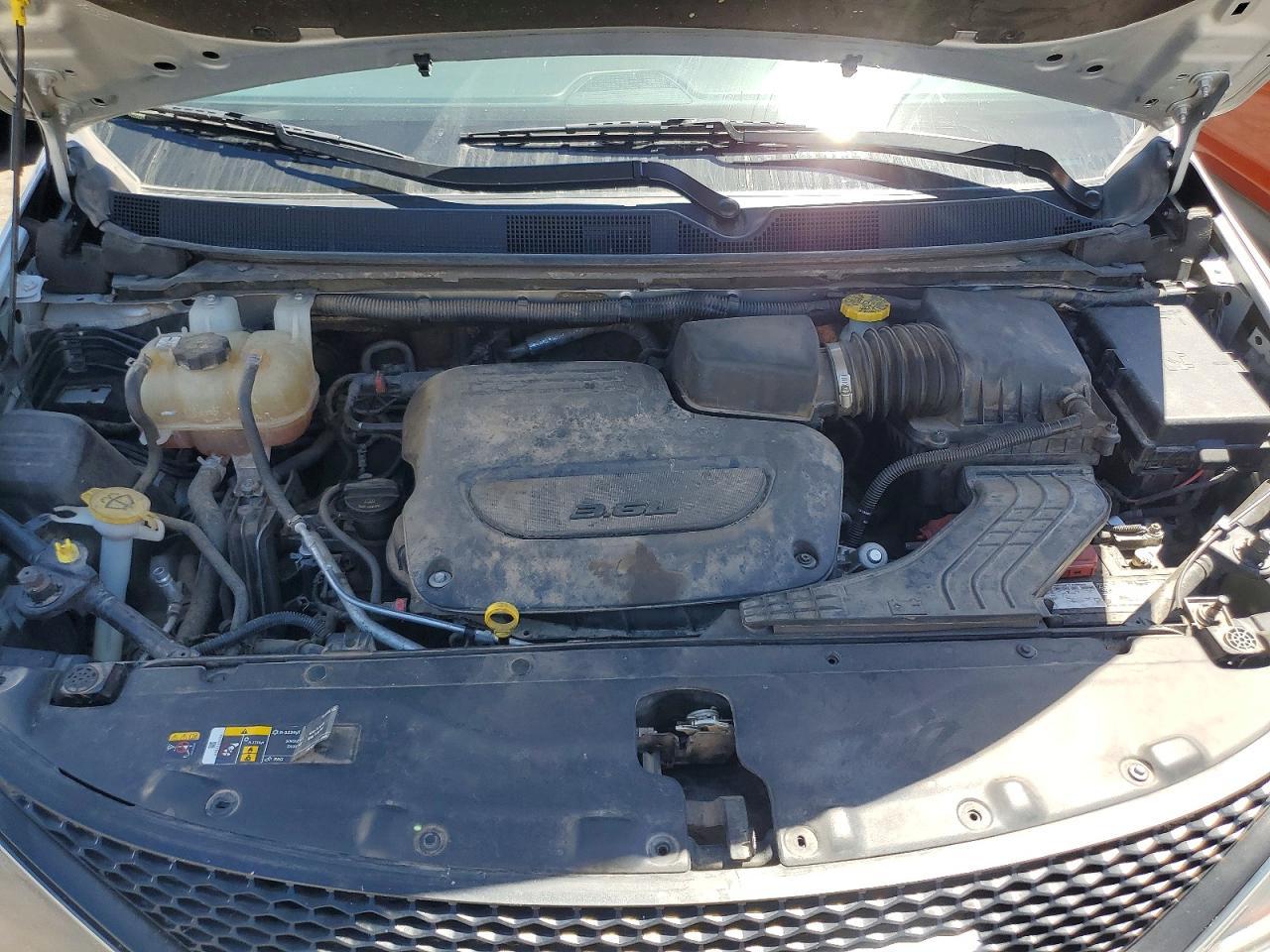 2023 CHRYSLER Voyager
