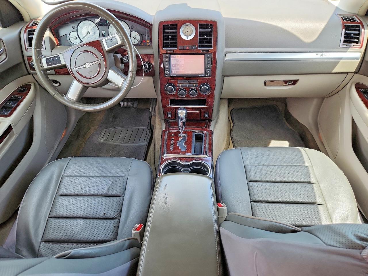 2010 CHRYSLER 300
