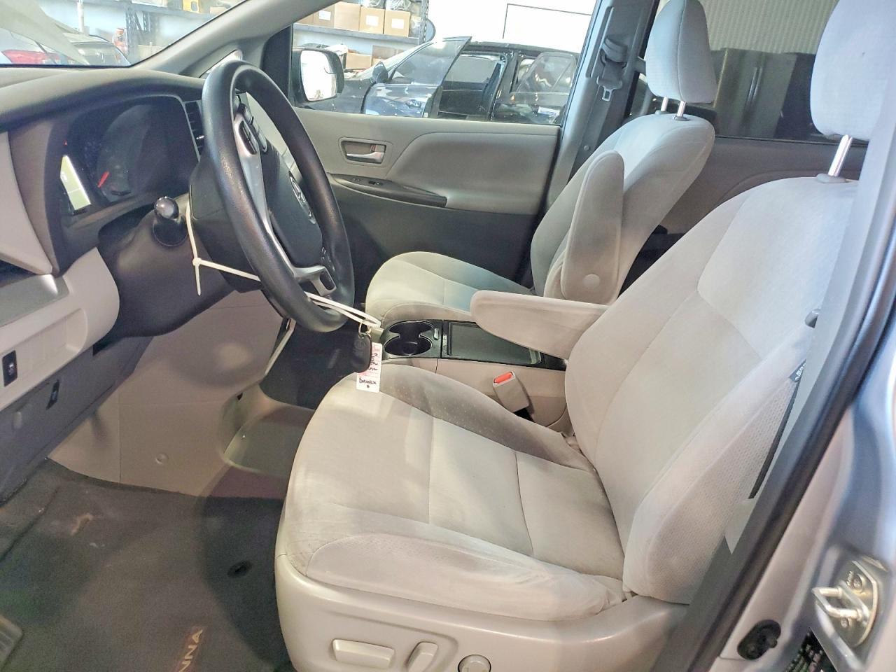 2015 TOYOTA SIENNA