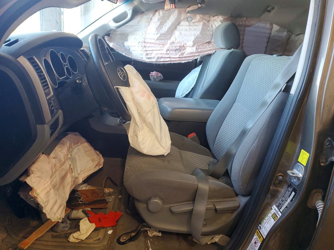 2011 TOYOTA TUNDRA
