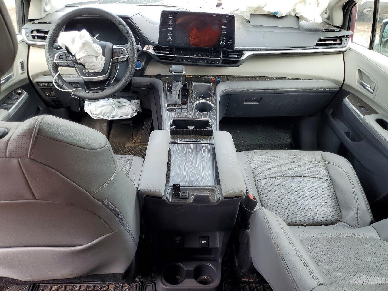 2022 TOYOTA SIENNA