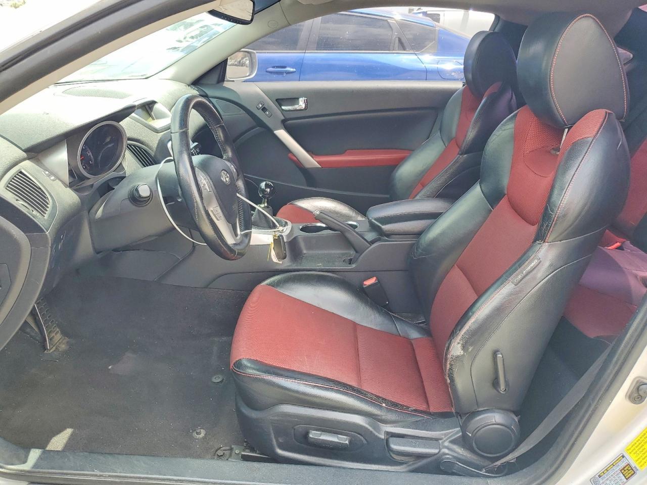 2010 HYUNDAI GENESIS