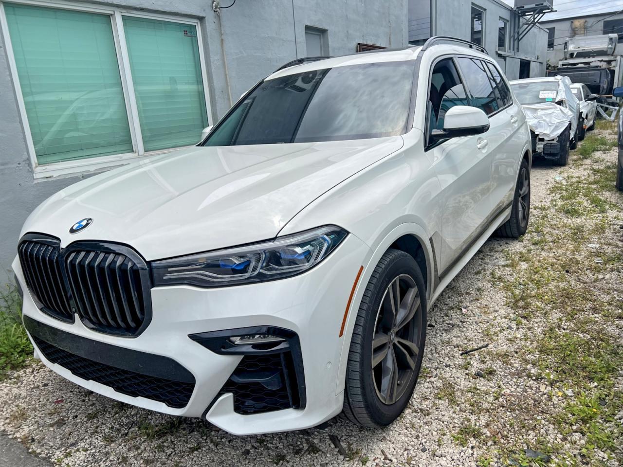 2022 BMW X7
