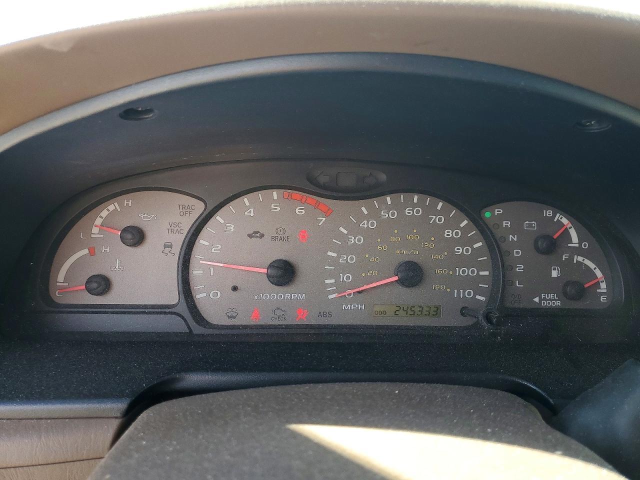 2003 TOYOTA Sequoia