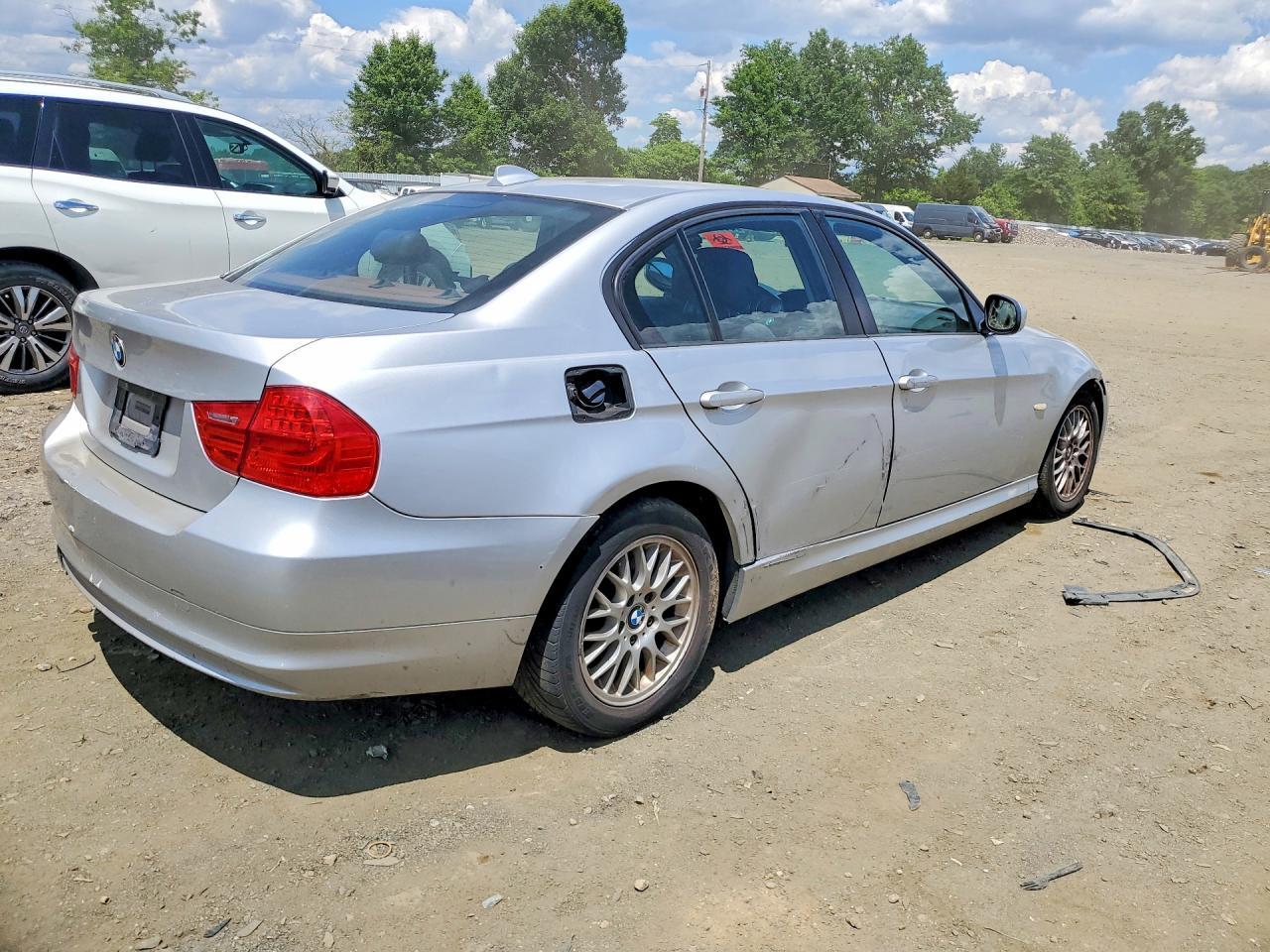 2011 BMW 3 SERIES