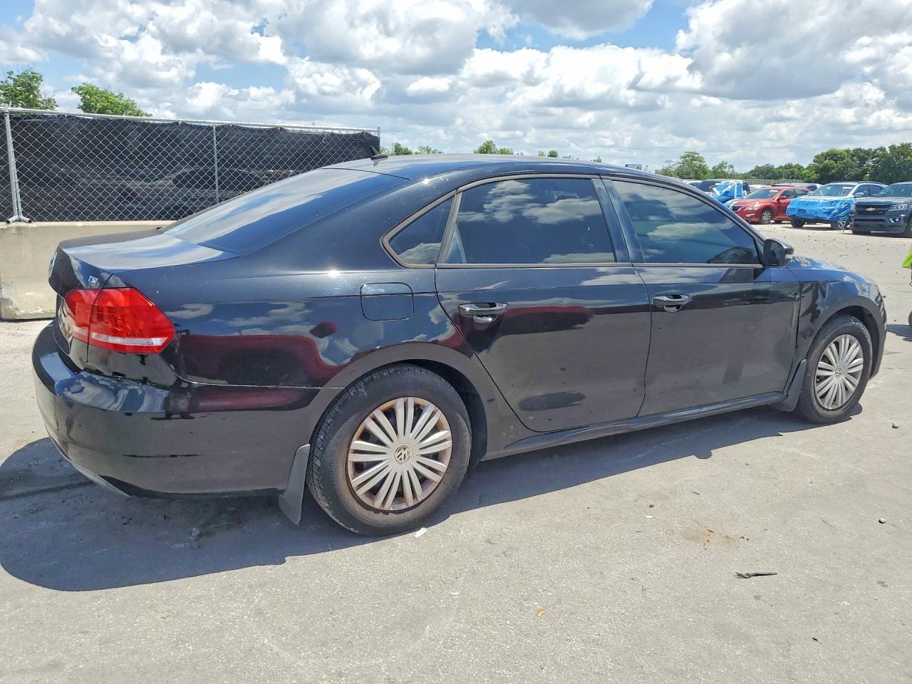 2014 VOLKSWAGEN Passat