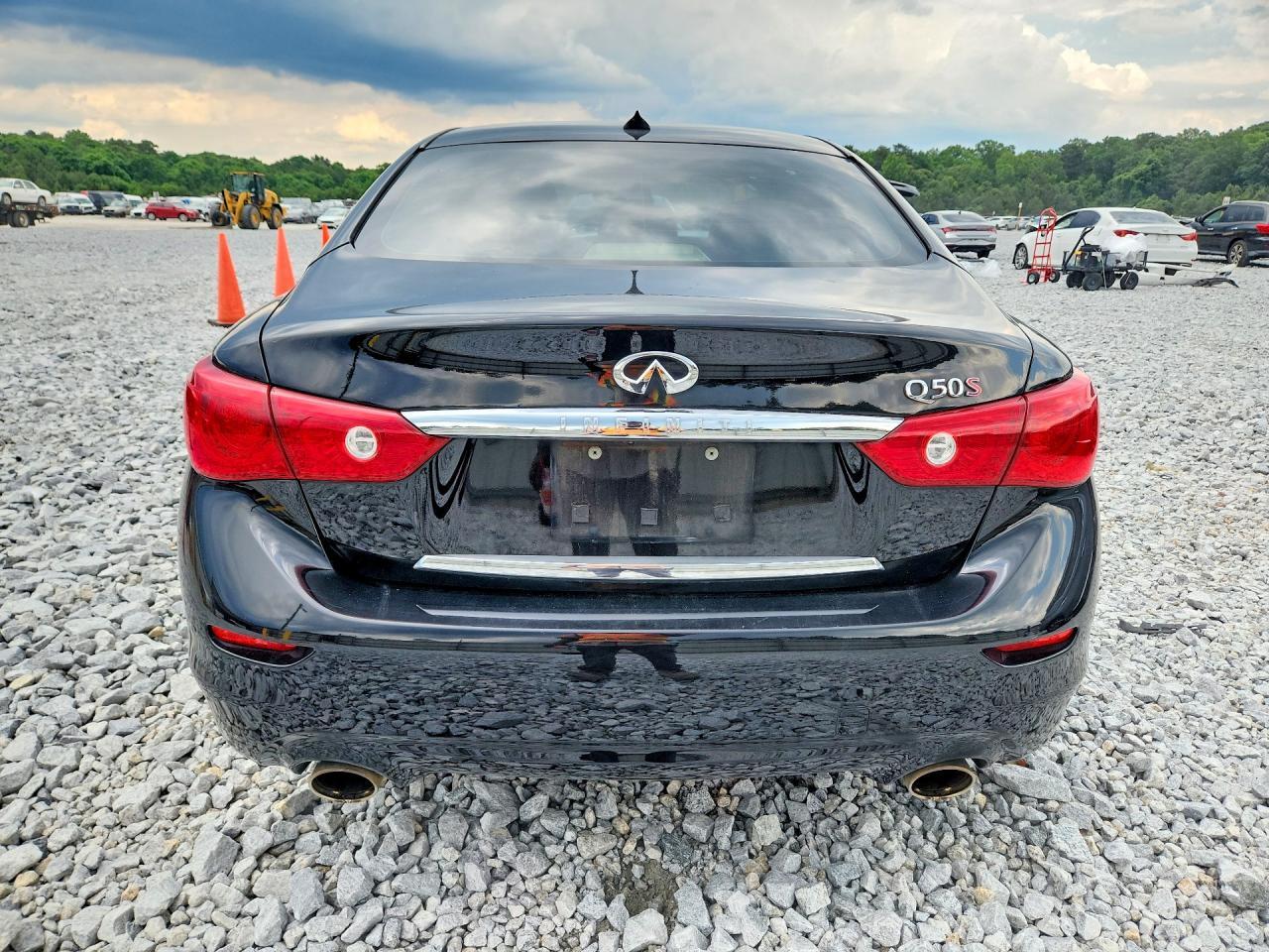 2015 INFINITI Q50