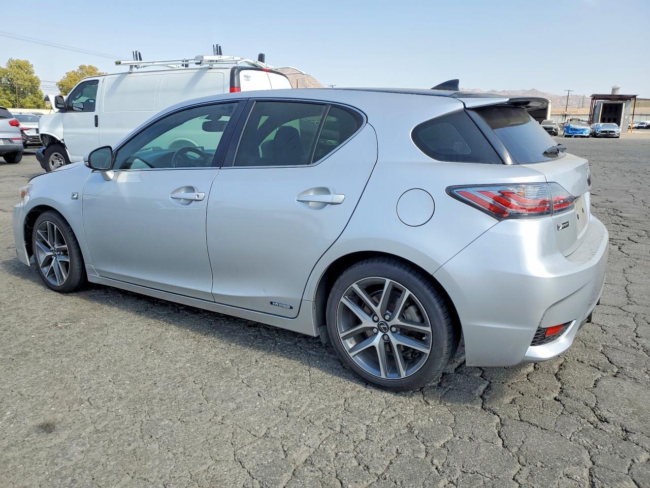 2015 LEXUS CT 200