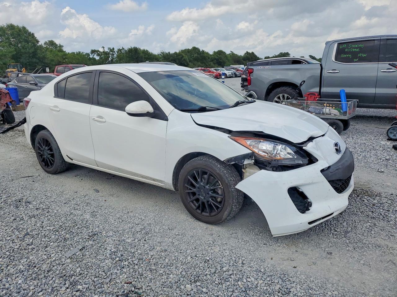 2013 MAZDA 3
