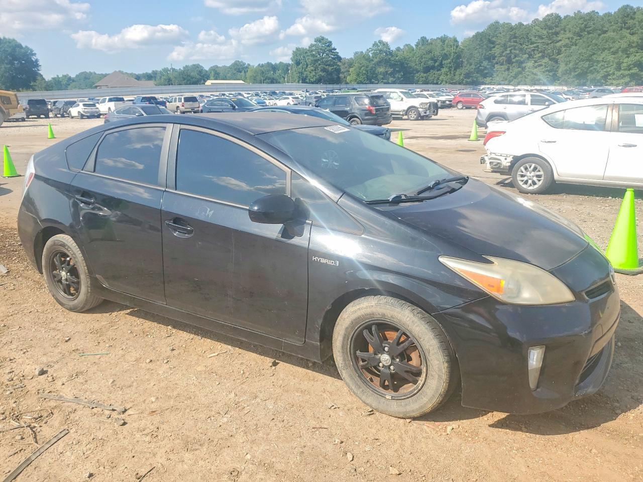 2013 TOYOTA PRIUS
